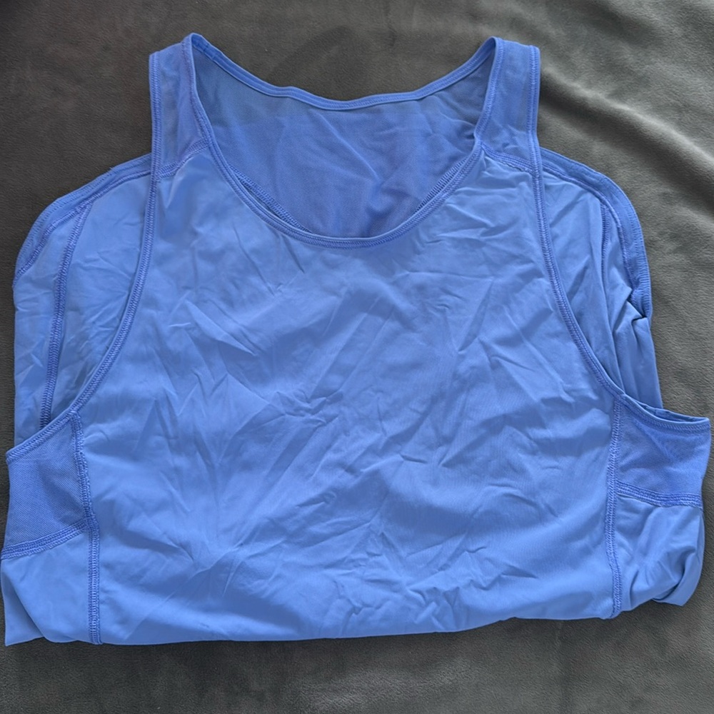 Lululemon tank top mesh details